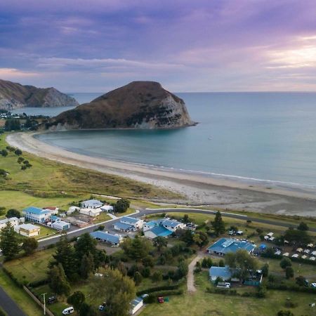 Mahia Motel And Holiday Park Екстериор снимка