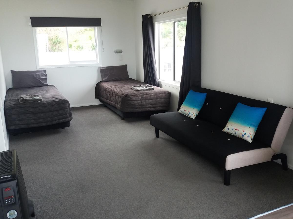 Mahia Motel And Holiday Park Екстериор снимка