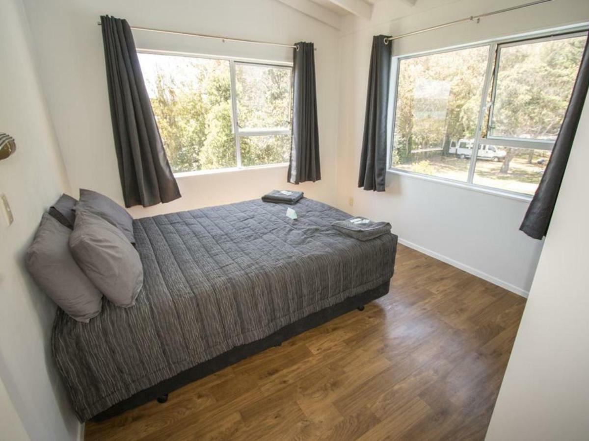 Mahia Motel And Holiday Park Екстериор снимка