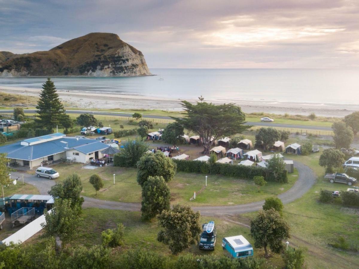 Mahia Motel And Holiday Park Екстериор снимка