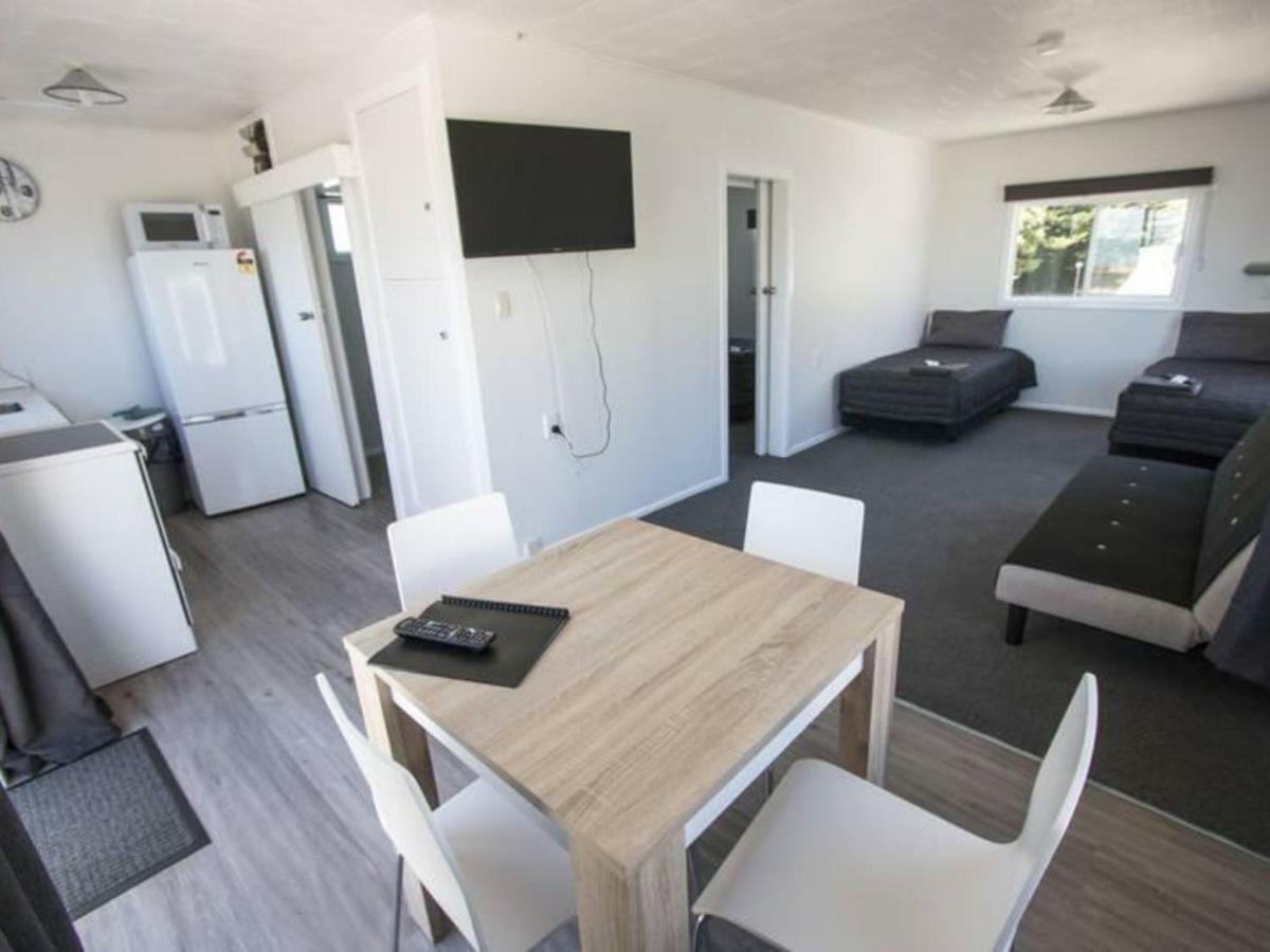 Mahia Motel And Holiday Park Екстериор снимка