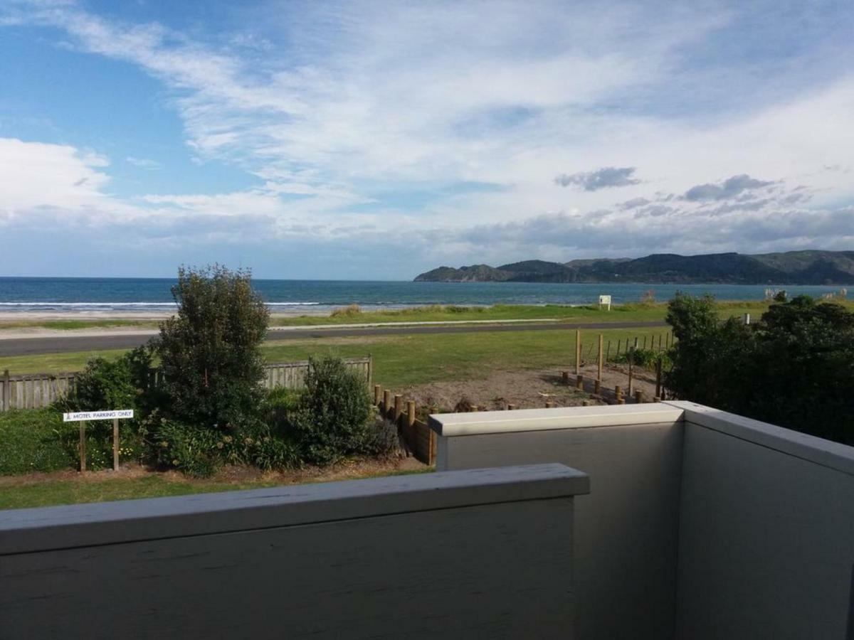 Mahia Motel And Holiday Park Екстериор снимка